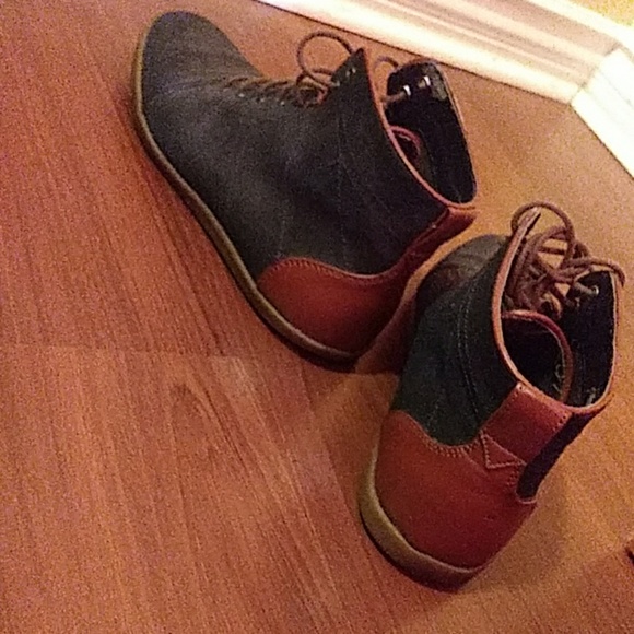 Shoes - Picture 2 of 2